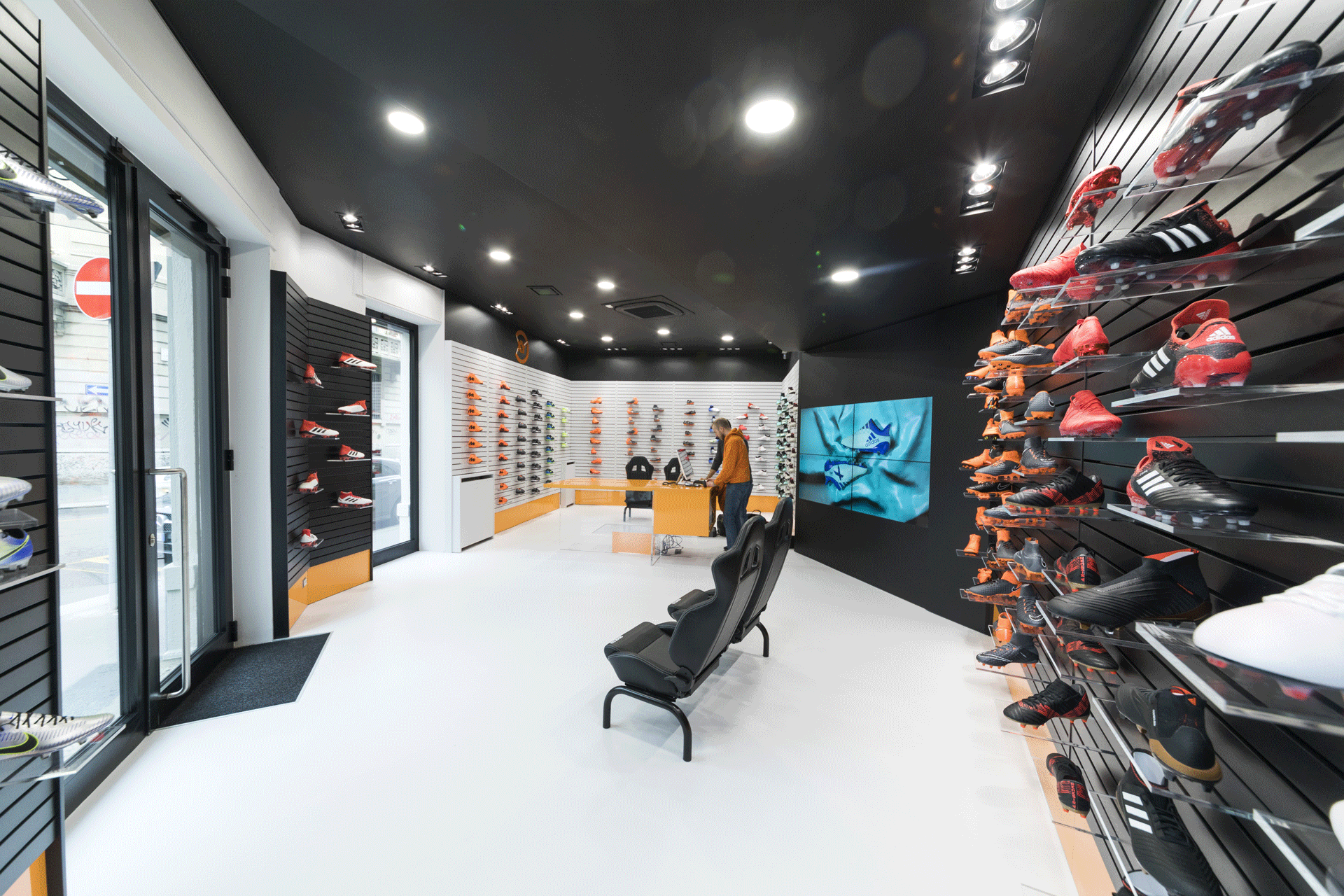 negozio scarpe calcio milano